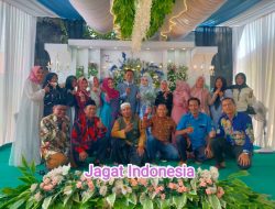 Lurah Bangselok Hadiri Resepsi Pernikahan Anak Teman Alumni SMPN 2 Sumenep