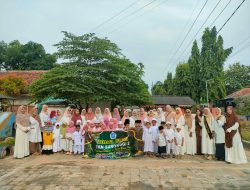 Indahnya Berbagi: TKN Saronggi 2 Gelar Aksi Bagi-Bagi Takjil, Tanamkan Empati Sejak Dini