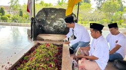 Banteng Sakera Nahdliyin Awali Gerakan dengan Ziarah Kebangsaan ke Makam Bung Karno dan Sunan Ampel