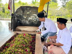 Banteng Sakera Nahdliyin Awali Gerakan dengan Ziarah Kebangsaan ke Makam Bung Karno dan Sunan Ampel