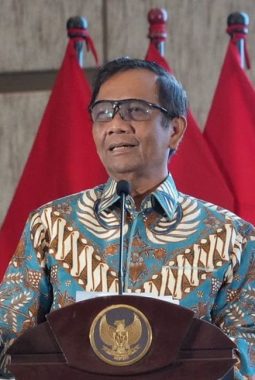 Pesan Mahfud MD di Haul Kiai Agung Raba ke-526: Dorong Madura untuk Peradaban Indonesia Lebih Maju