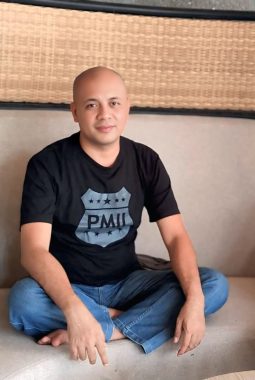 Feodalisme Berbaju Demokrasi (FEOKRASI)