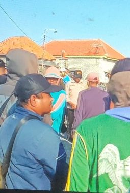 Permohonan Kerja Sama Ditolak, Kelompok Nelayan Blokade Saluran Air Pegaraman 1 Sumenep