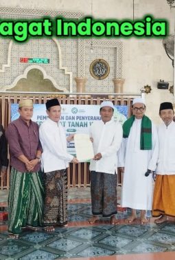 BWI Sumenep Serahkan Sertifikat Wakaf Masjid Gemma Prenduan, Sekjen Naghfir Siapkan Roadshow Pembinaan Nadzir Kecamatan