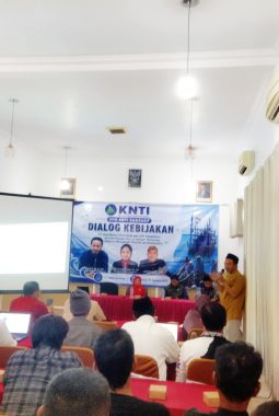Mendorong Pengelolaan Kawasan Tenurial Nelayan yang Adil, KNTI Sumenep Gelar Diskusi Kebijakan Bersama Pemkab dan DPRD